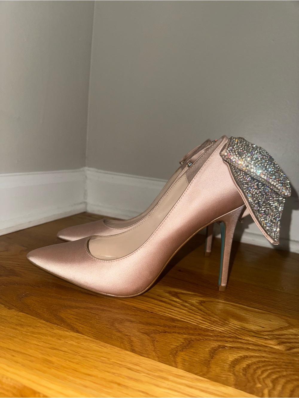 Betsey Johnson Blush Champagne Satin Pointed Toe Heels with Crystal Bow W7